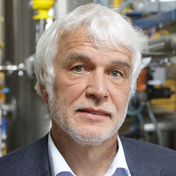 Prof. Dr. Eberhard Schlücker